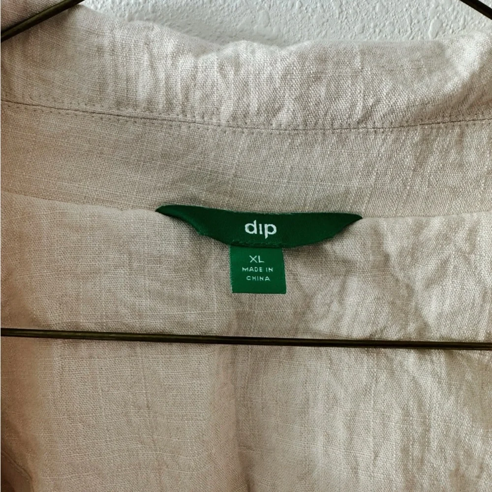 Linen button up - Picture 2 of 3